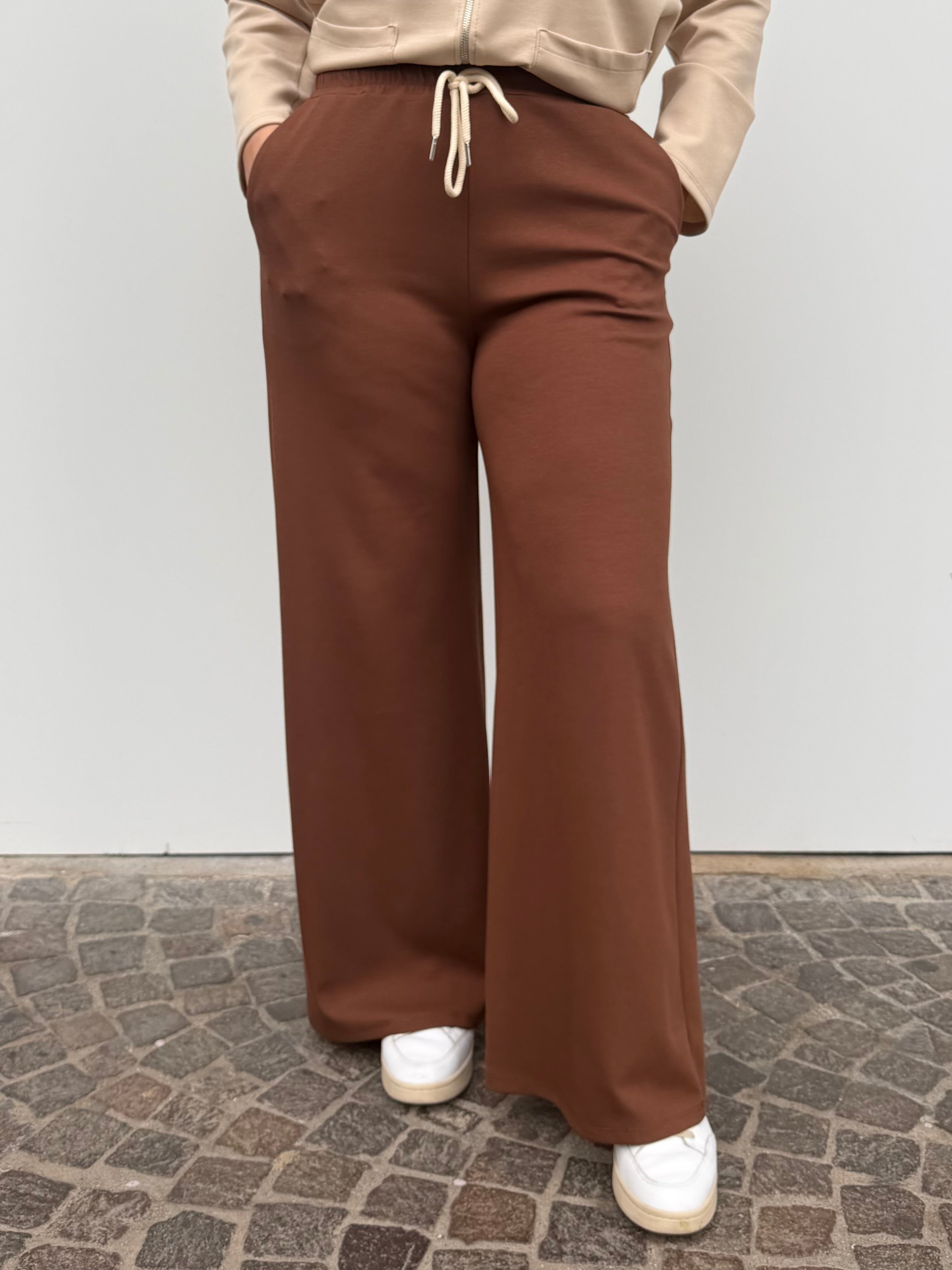 Pantalone tuta a palazzo