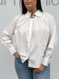 Camicia in cotone con spilla oro