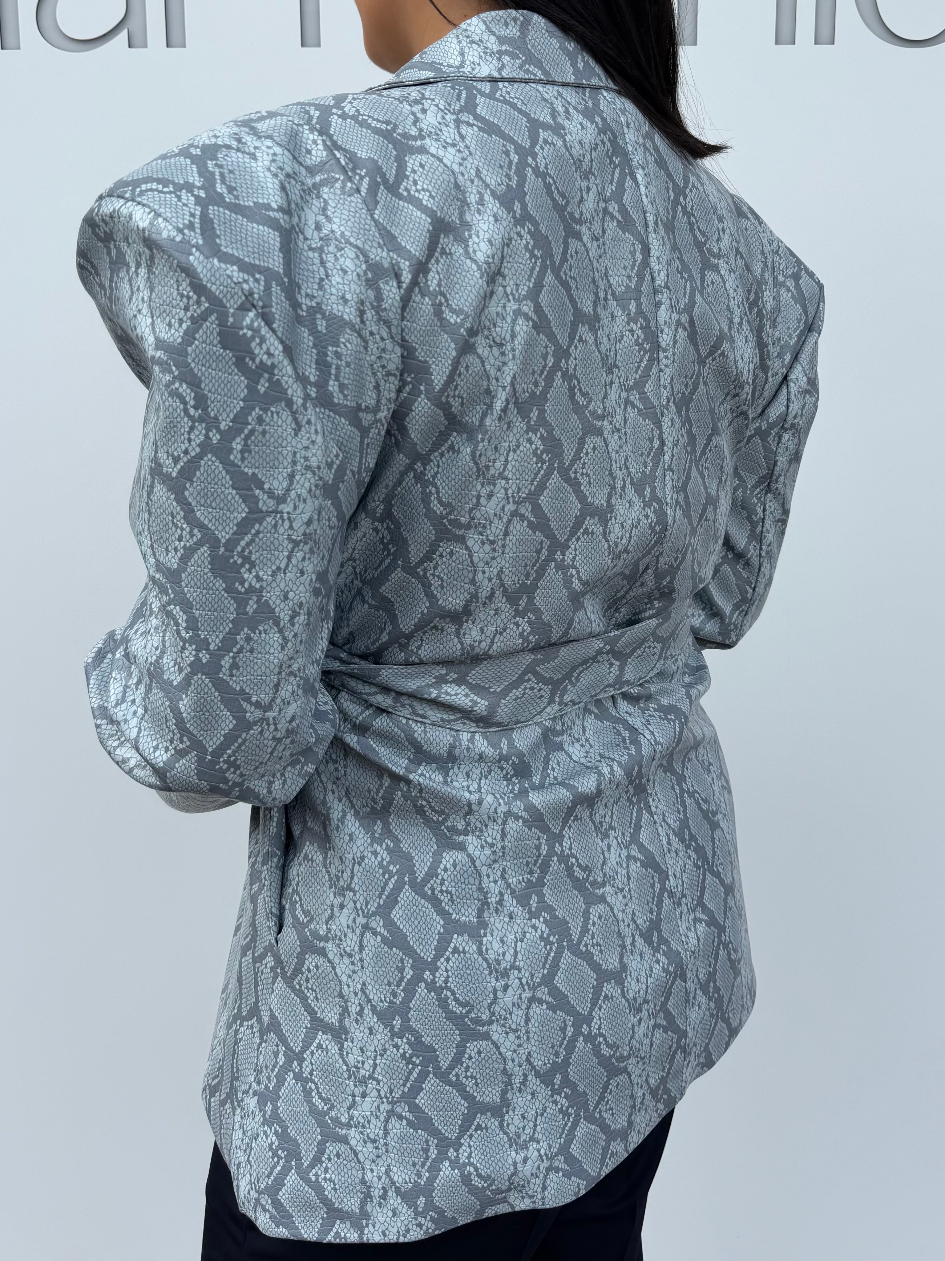 Giacca in ecopelle pitonata