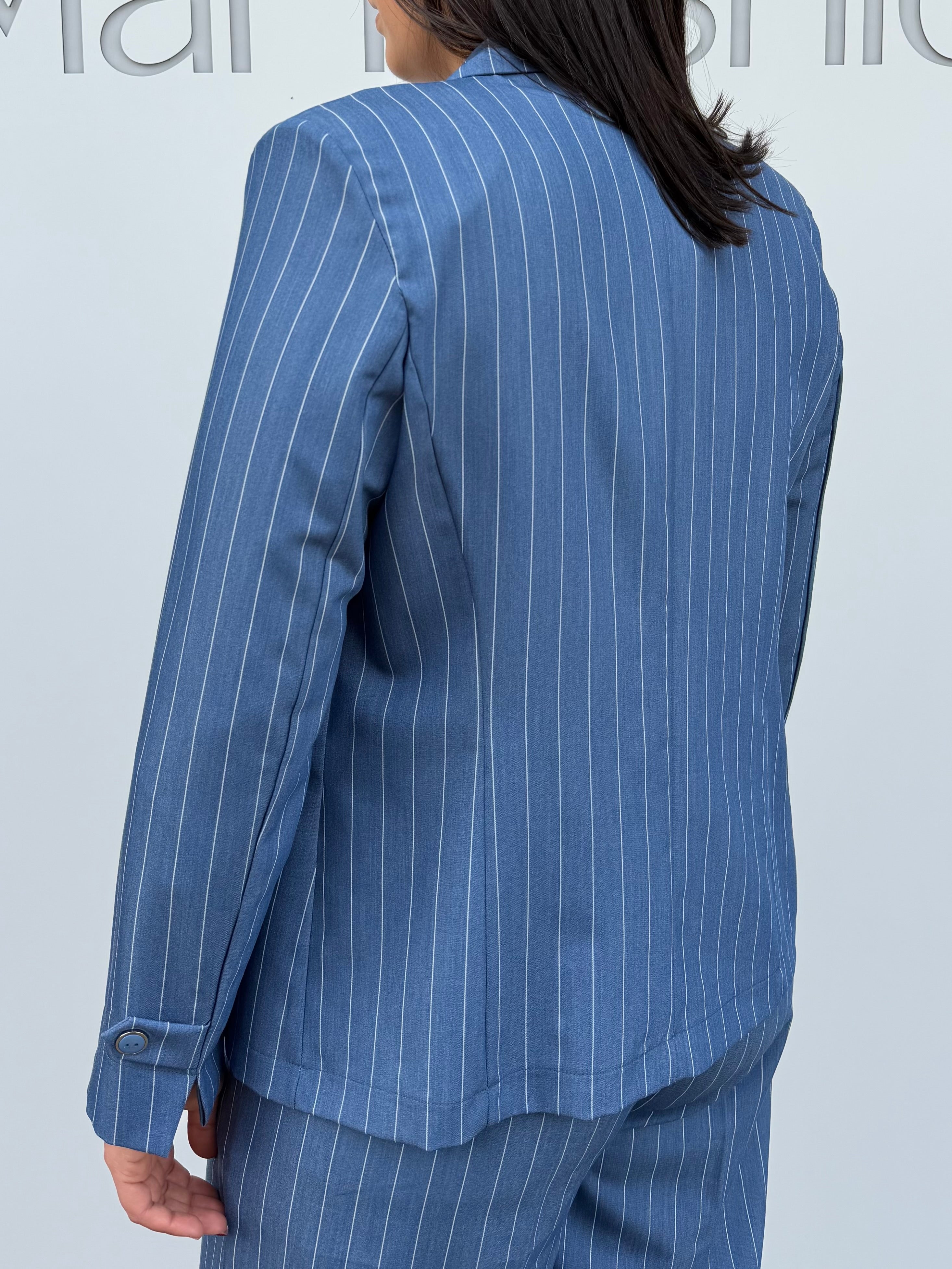 Giacca gessata in poliviscosa