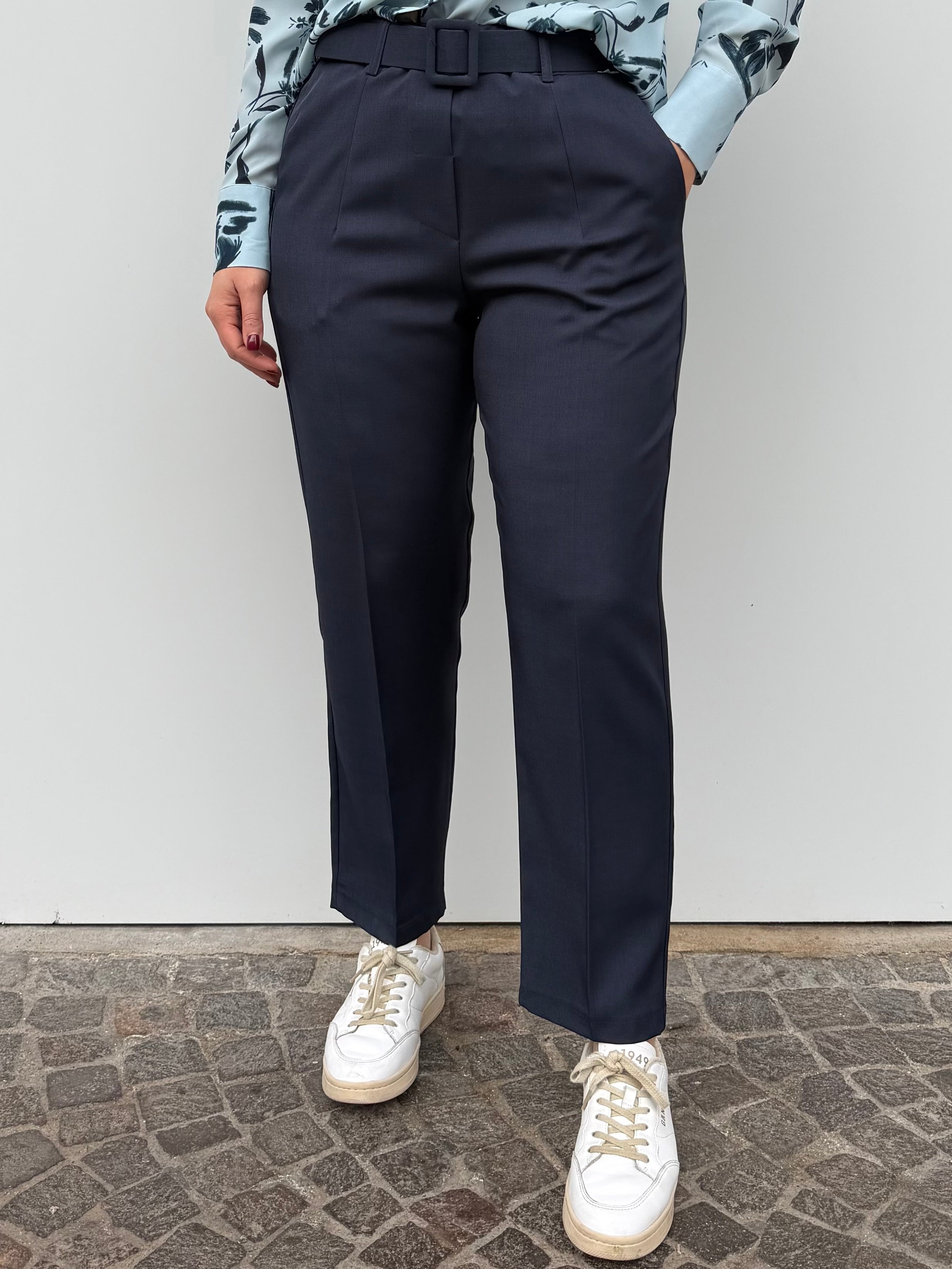 Pantalone sigaretta con cintura