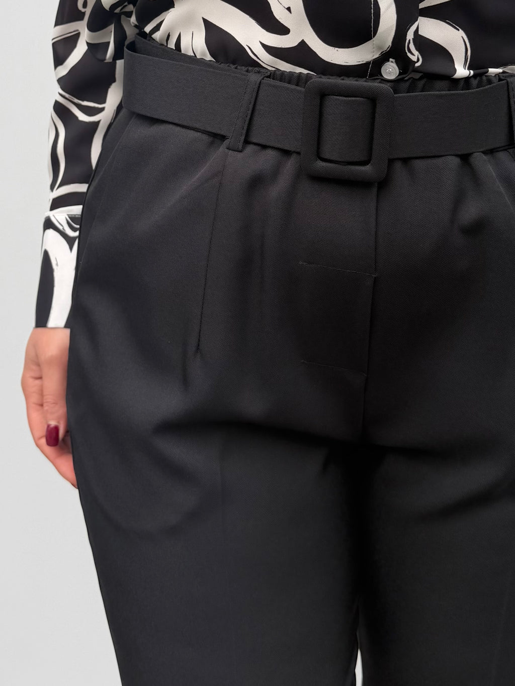 Pantalone sigaretta con cintura