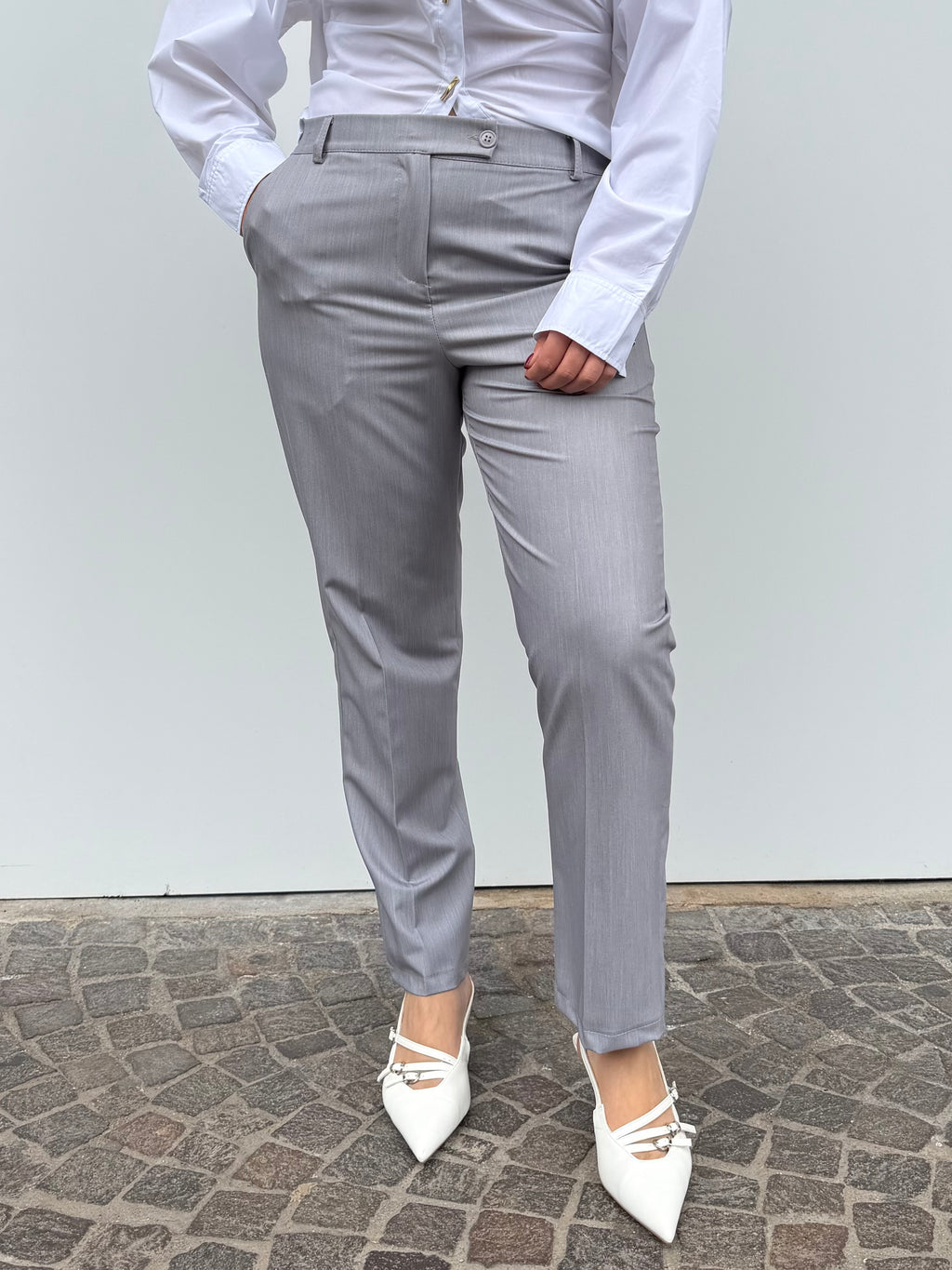 Pantalone a sigaretta