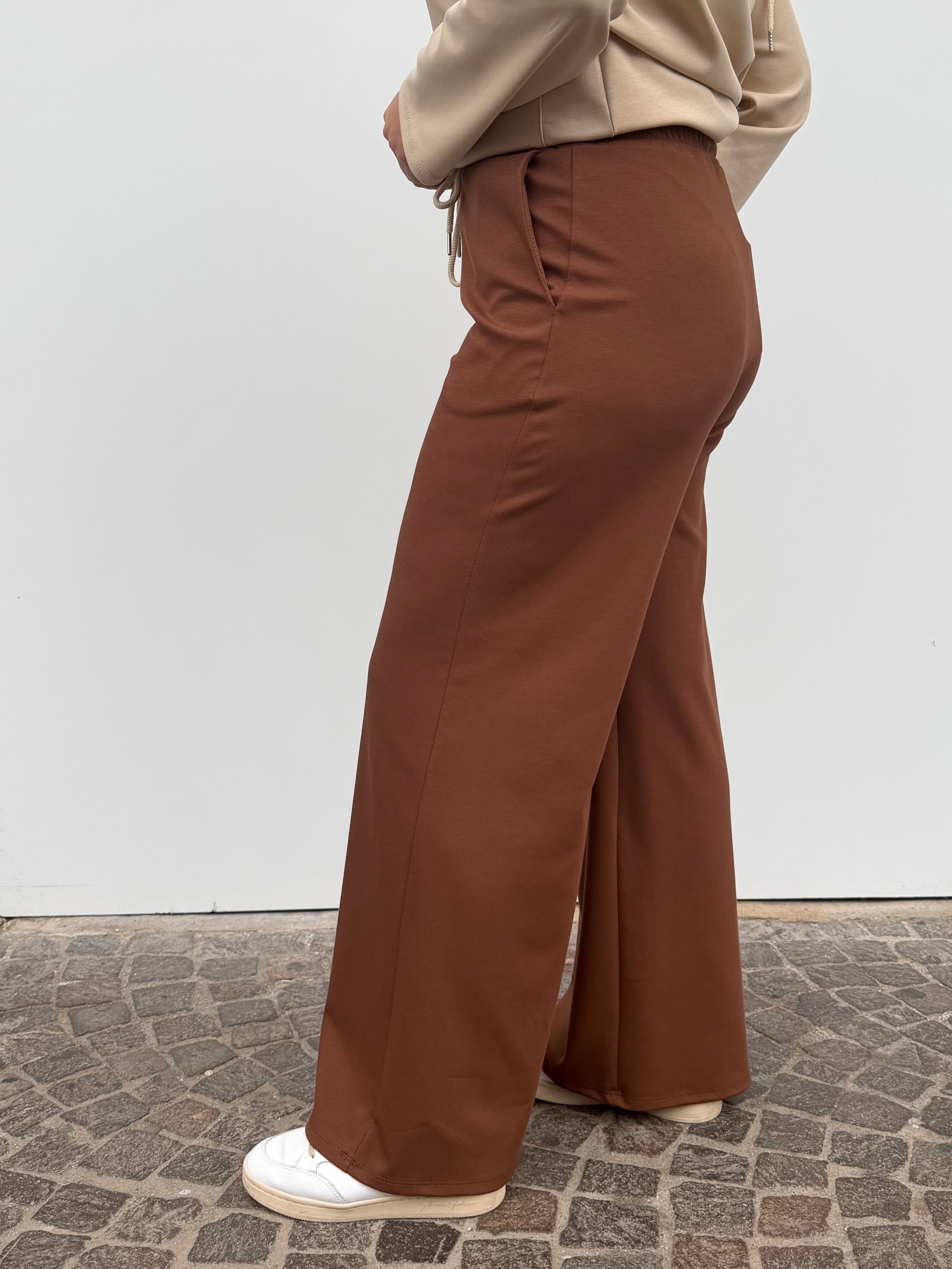 Pantalone tuta a palazzo