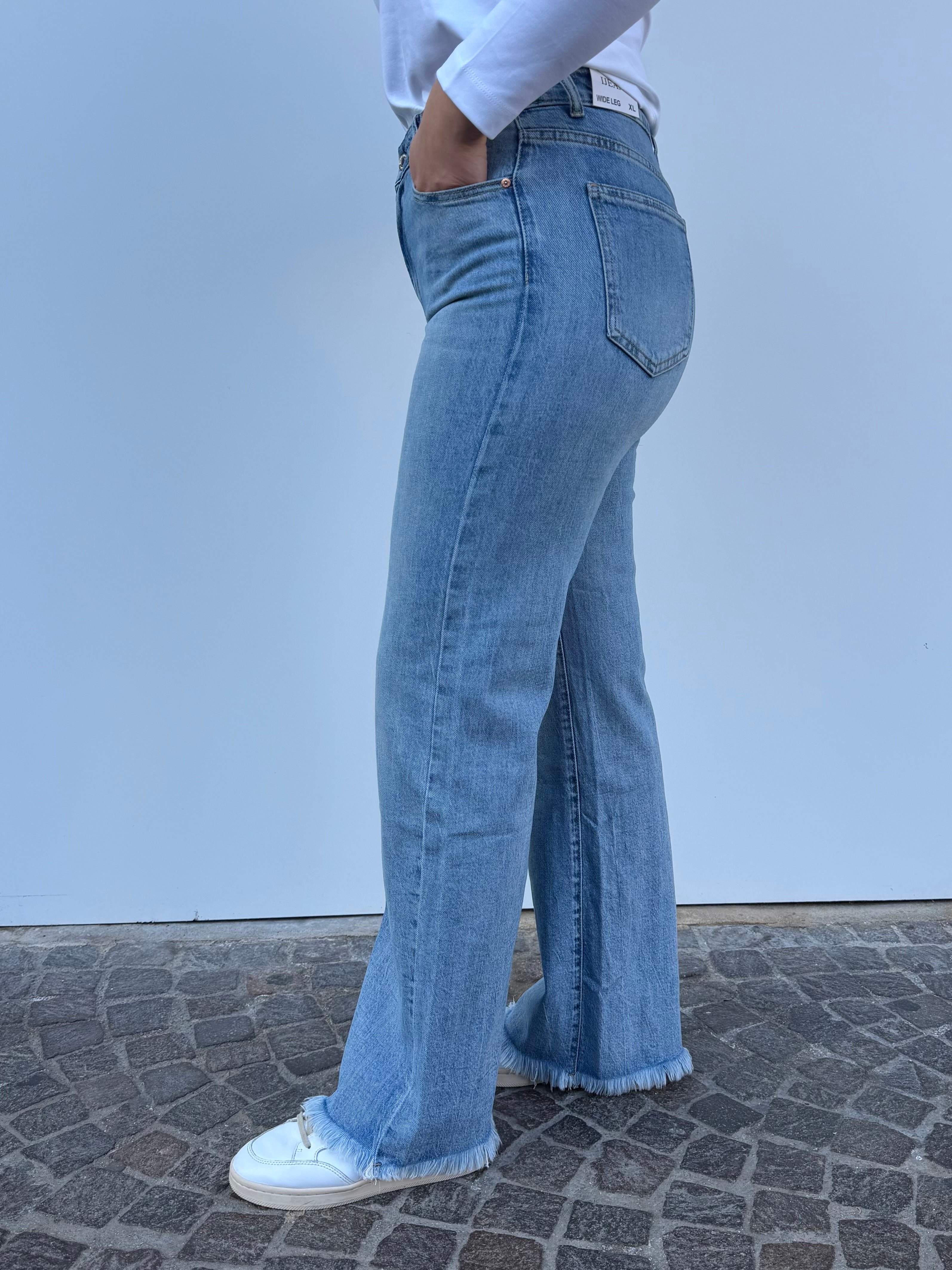 Jeans Gamba Dritta Sfrangiato