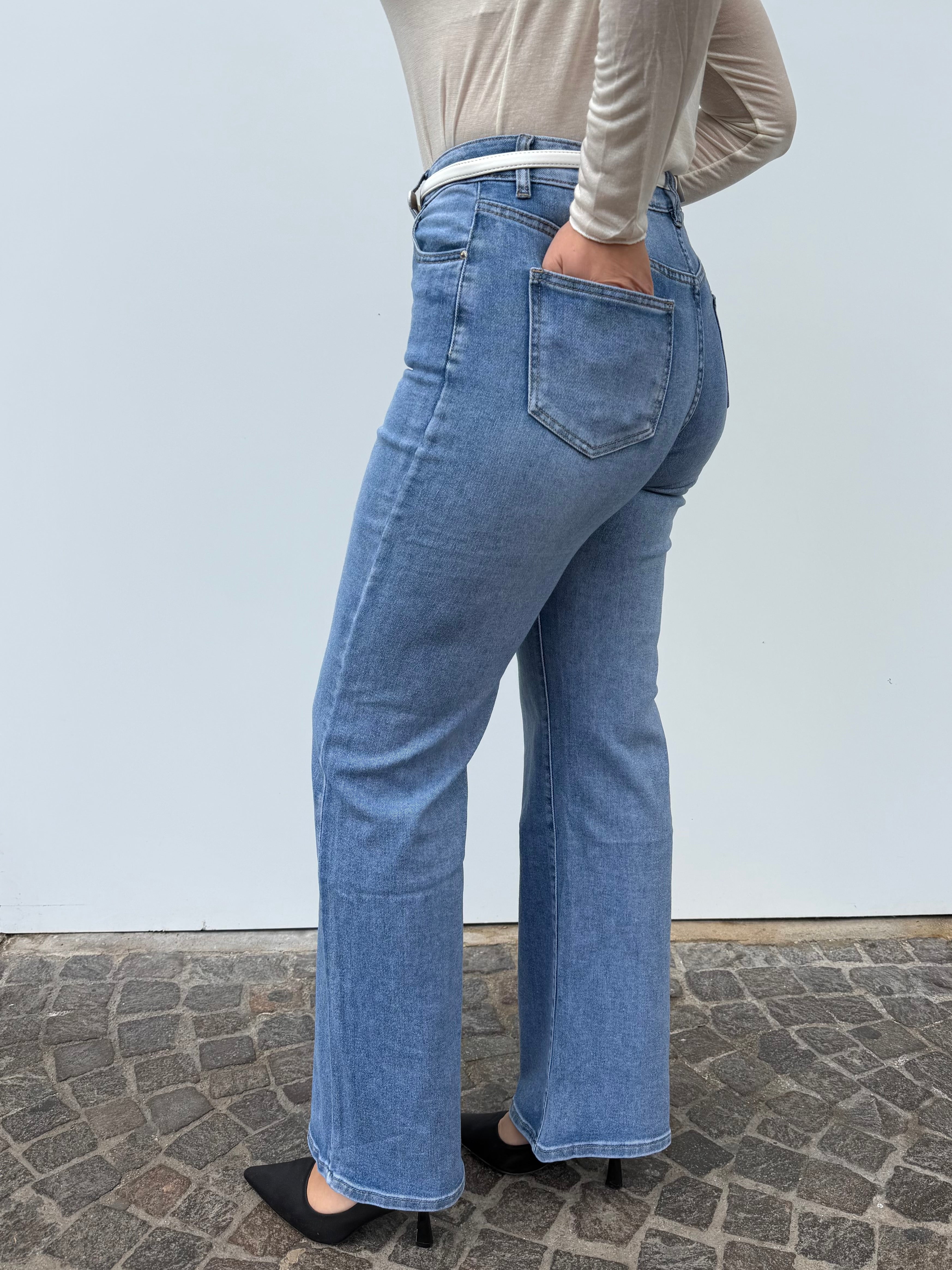 Jeans a palazzo lavaggio medio