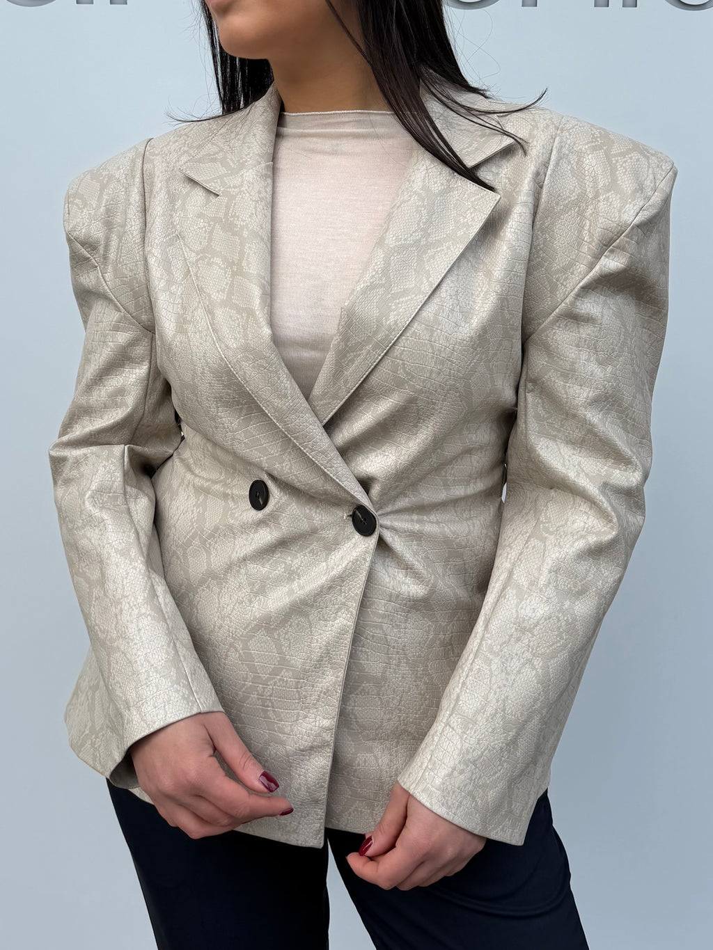 Giacca in ecopelle pitonata