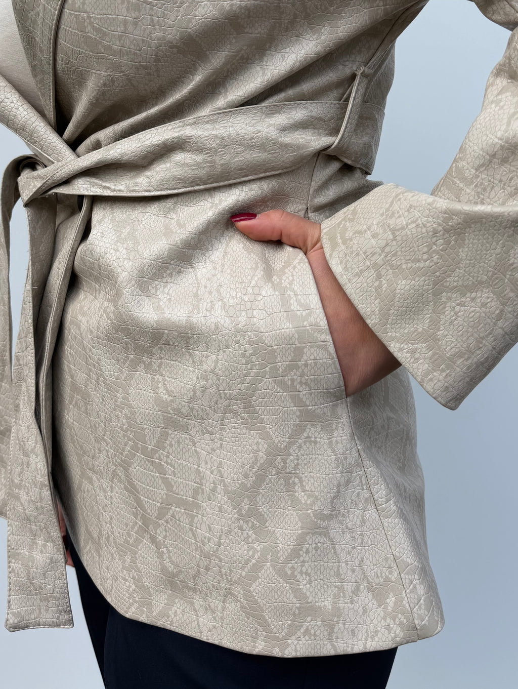 Giacca in ecopelle pitonata