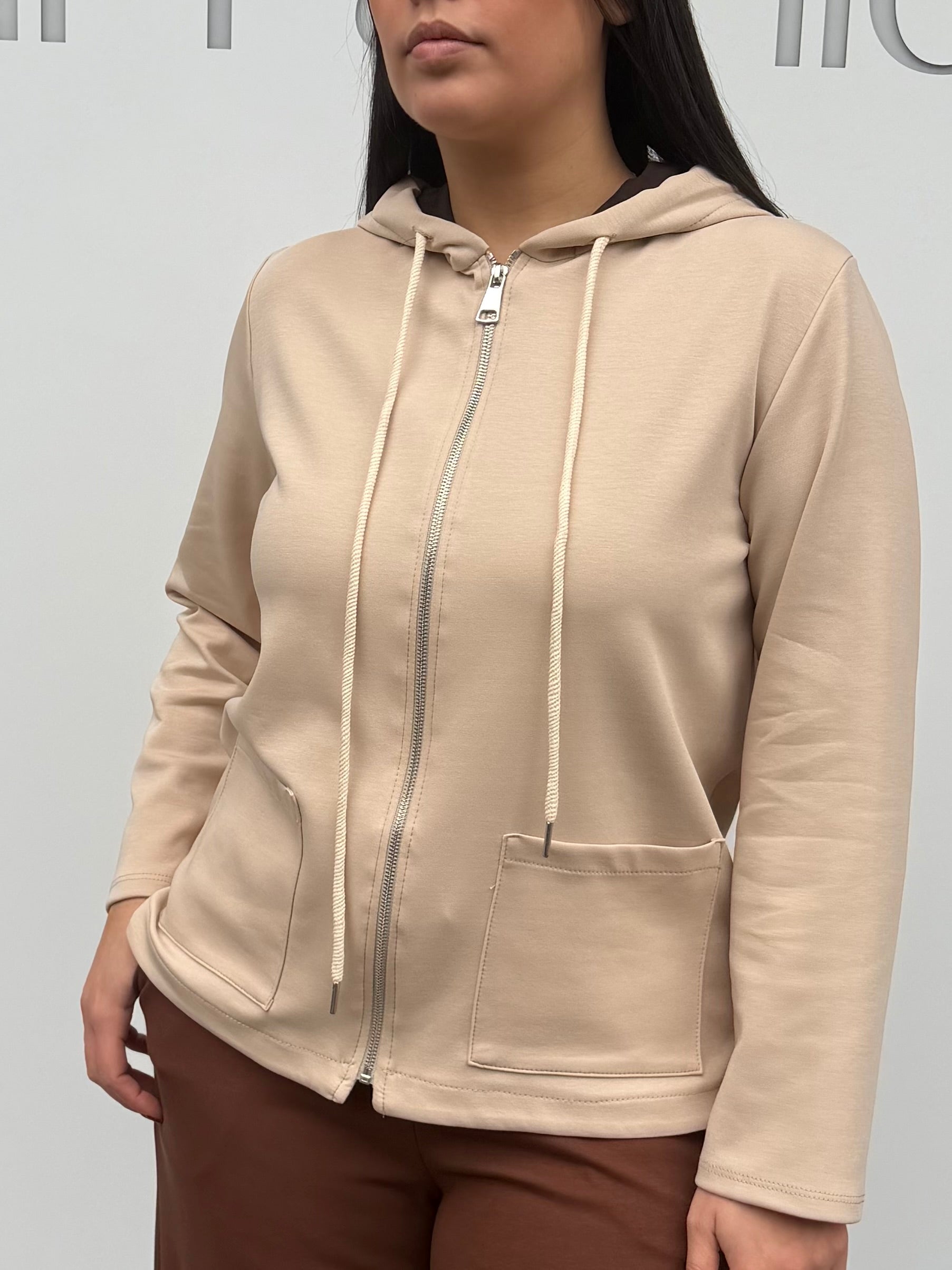 Felpa con cappuccio e tasche