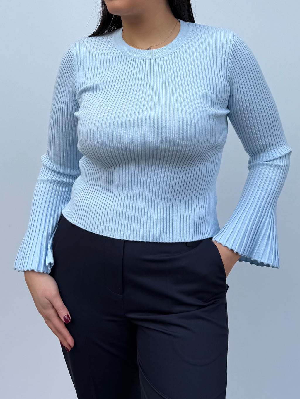 Maglia in filo con manica a campana