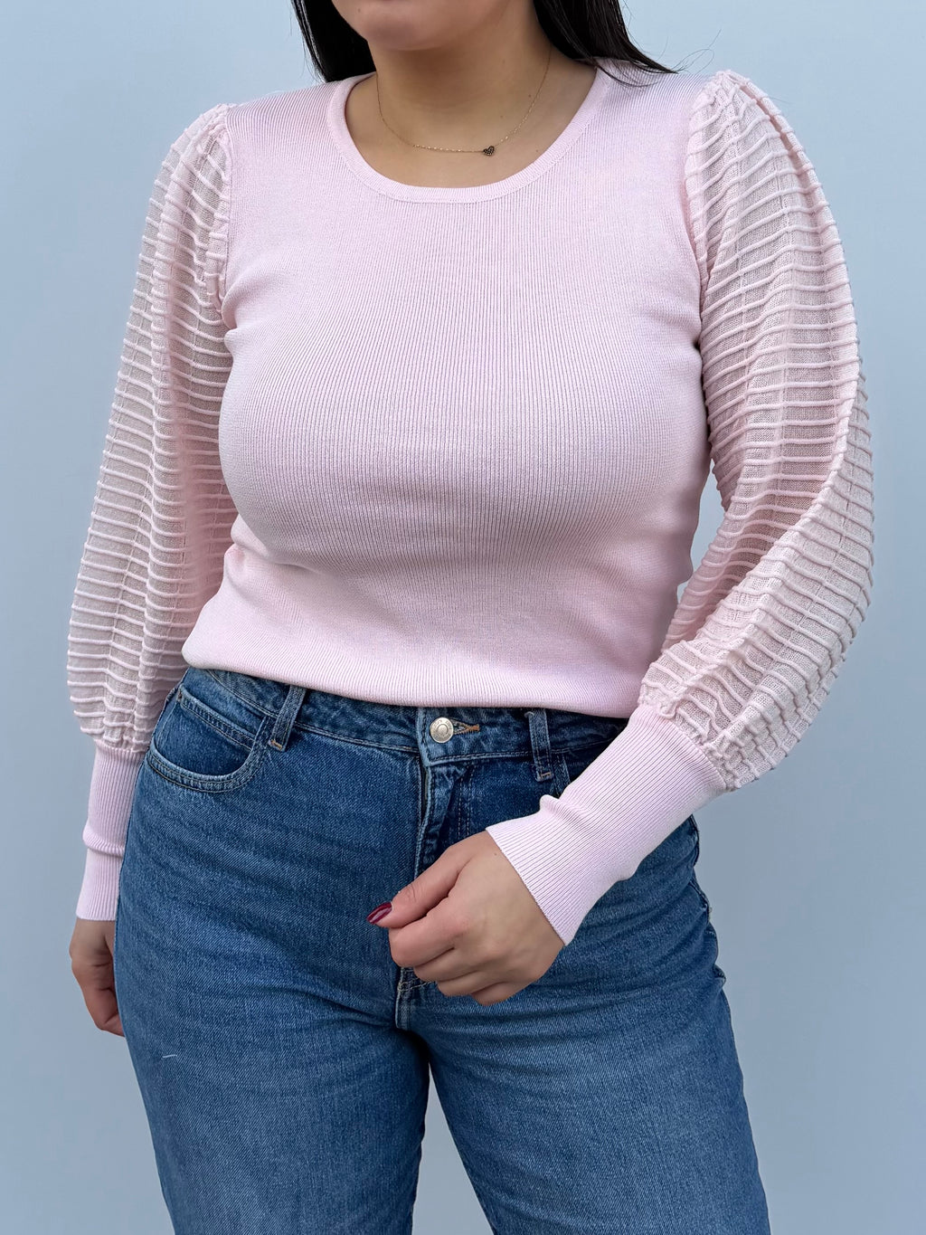 Maglia in filo con manica a sbuffo