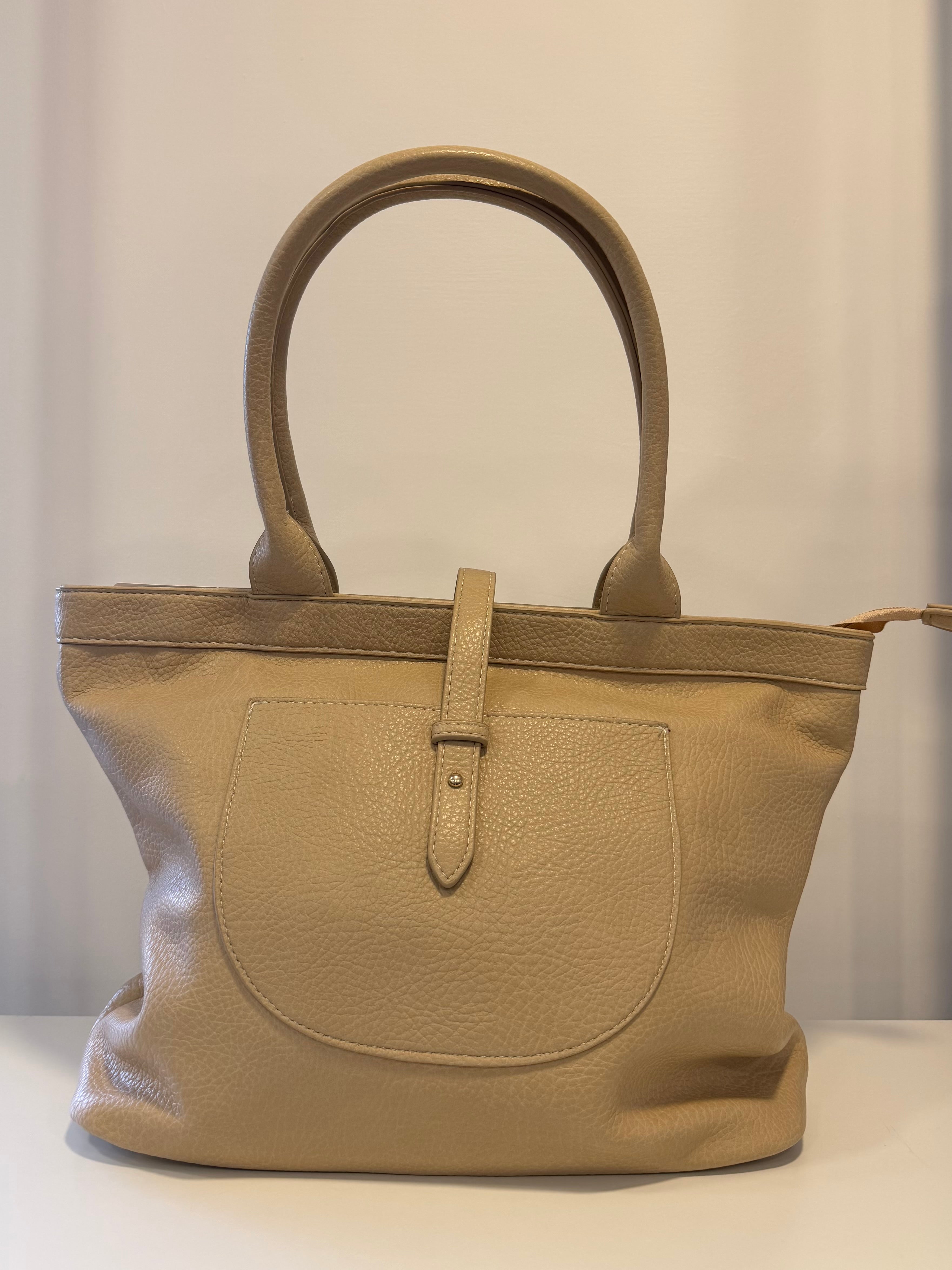 Borsa con tasca sul fronte