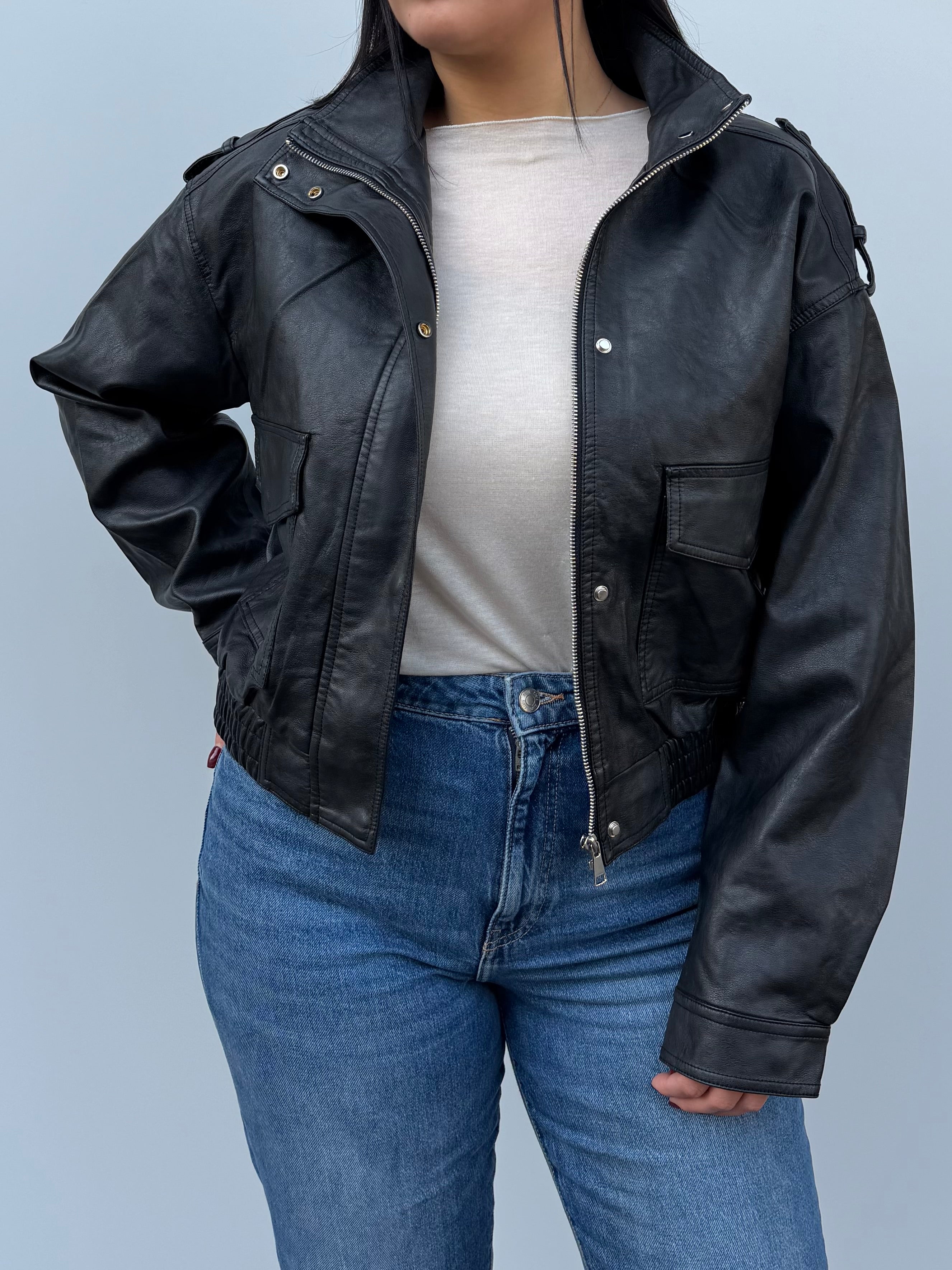 Giubbotto in ecopelle con zip e tasche