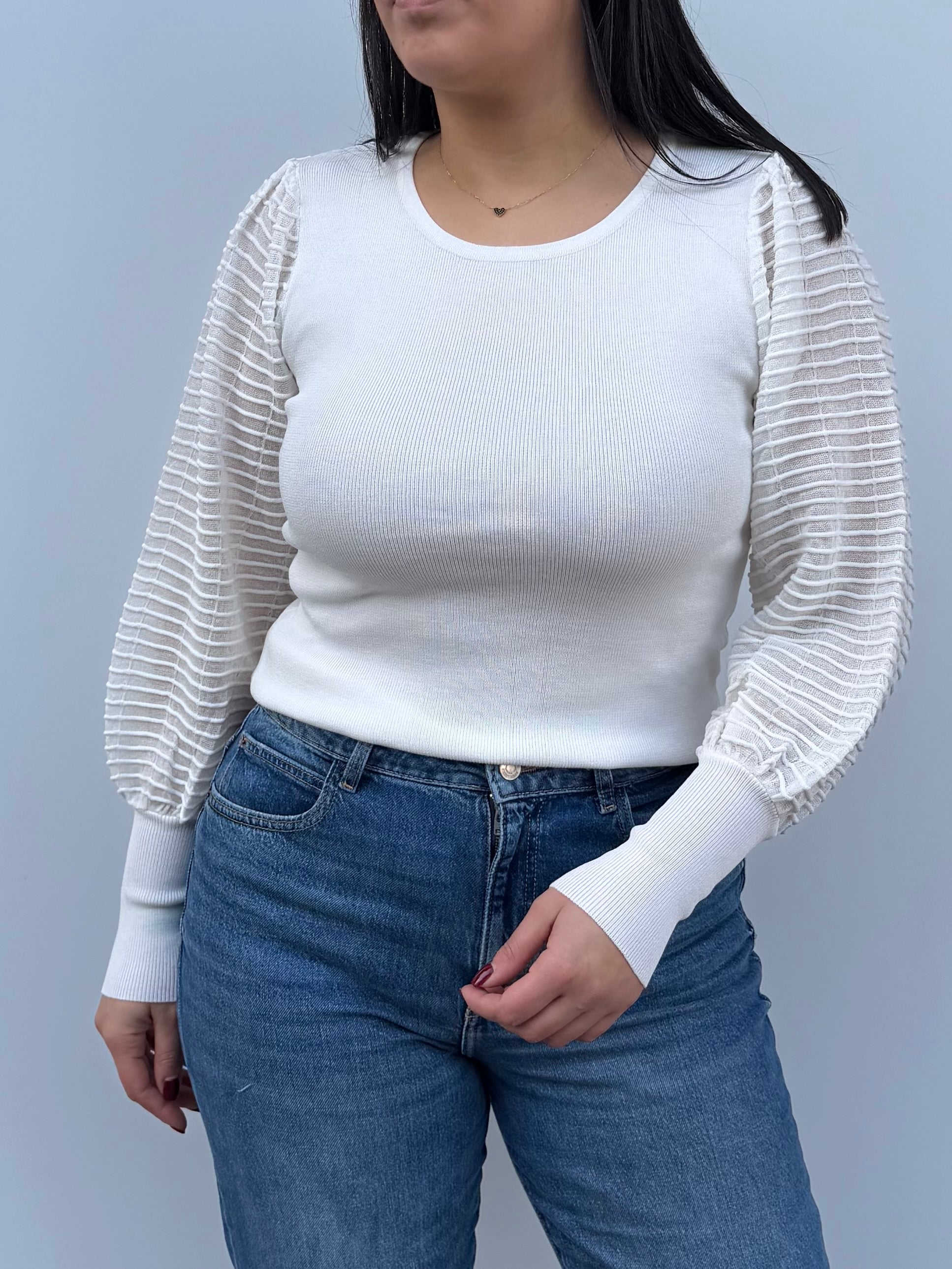 Maglia in filo con manica a sbuffo