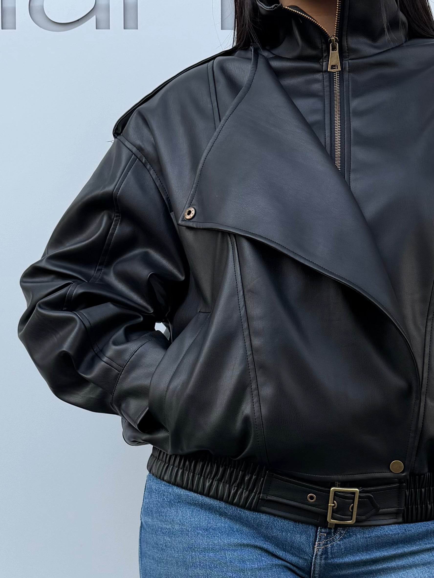 Giubbotto in ecopelle con collo alto