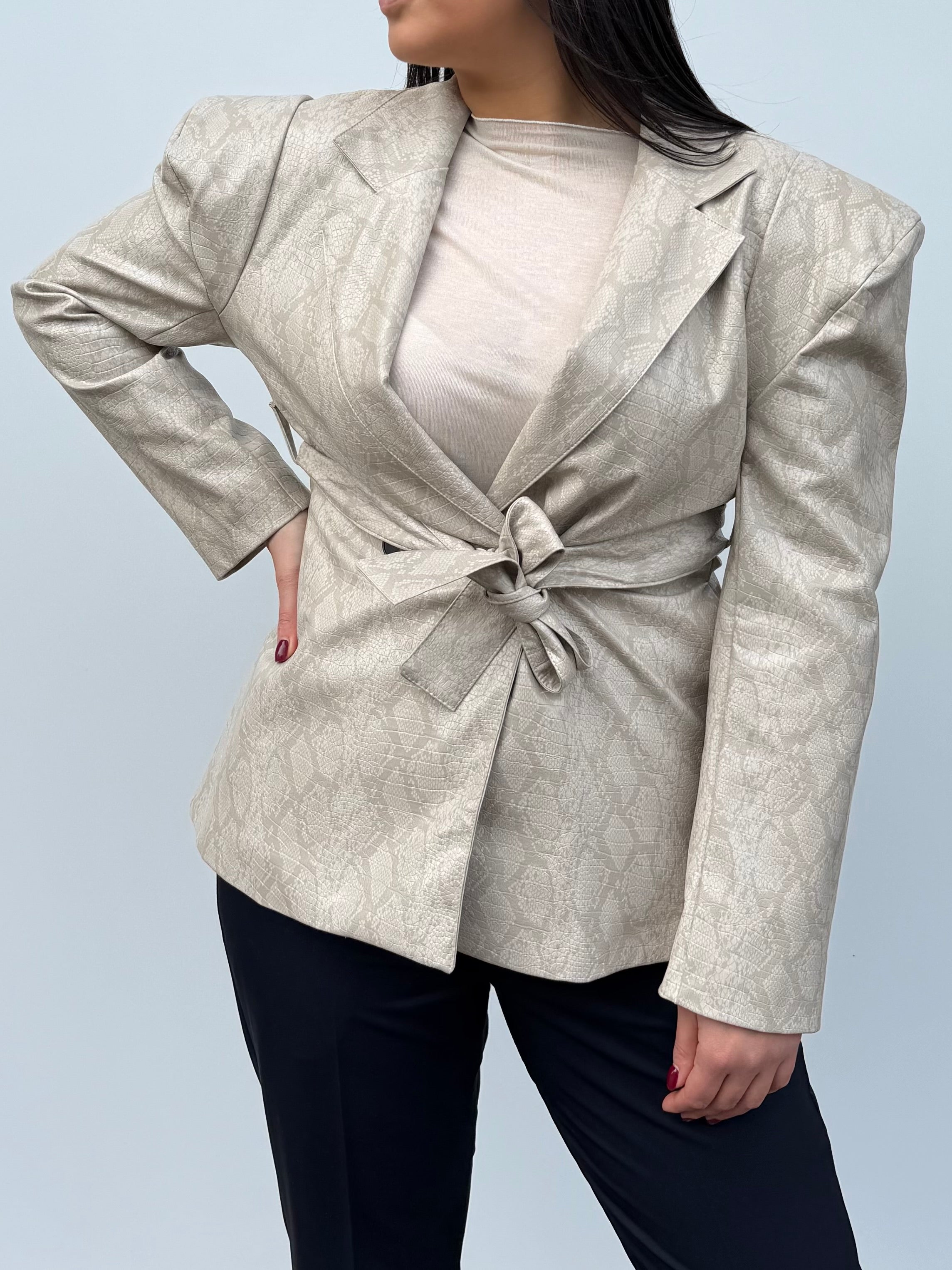 Giacca in ecopelle pitonata